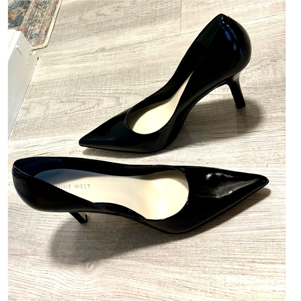 Nine West Pointed Toe Glossy Midnight Black Heels-Pumps- Size 8.5 - Picture 7 of 10